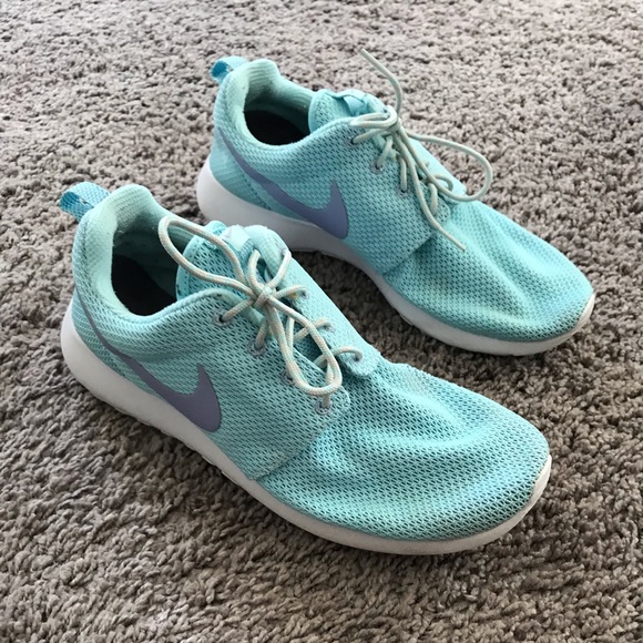 nike roshe light blue